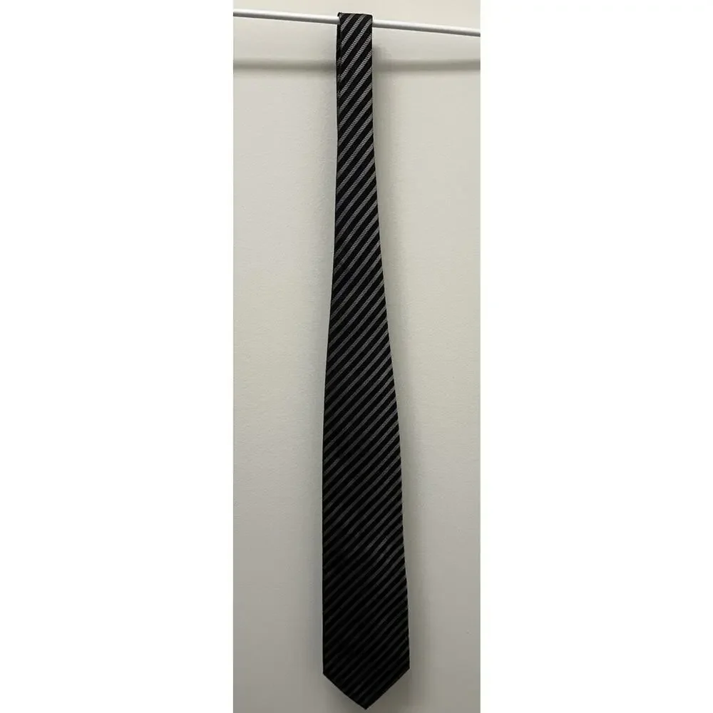 Giorgio Armani Men’s Black Silver Gray Silk Print Tie Worn Once